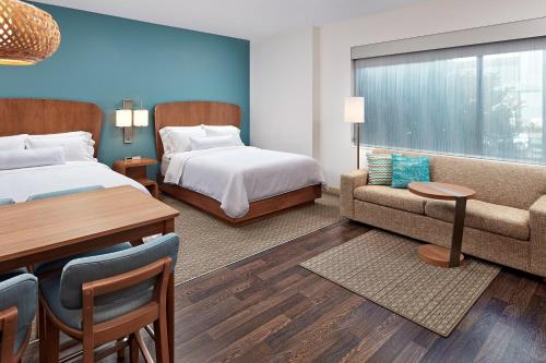 Guest room, 2 Queen, Sofa bed