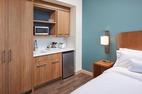 Guest Room, 1 King
