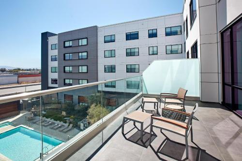 Suite, 1 King, Sofa bed, Balcony
