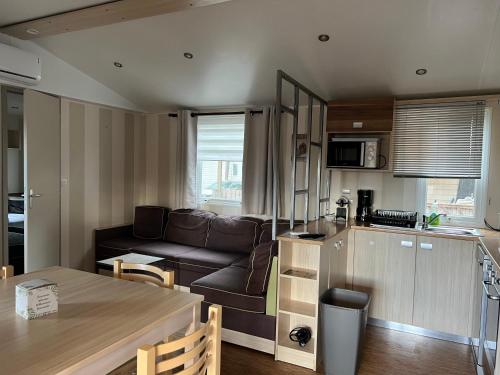 Mobilhome 6 CA36 near Au Pain Delice