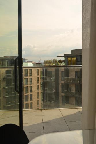 Luxury 2 Bedroom Apartment in Old Street, London, London (photo 9)