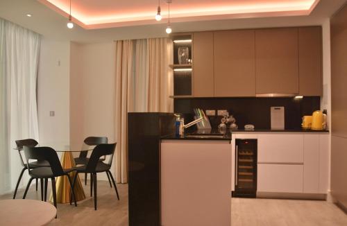 Luxury 2 Bedroom Apartment in Old Street, London, London (photo 7)