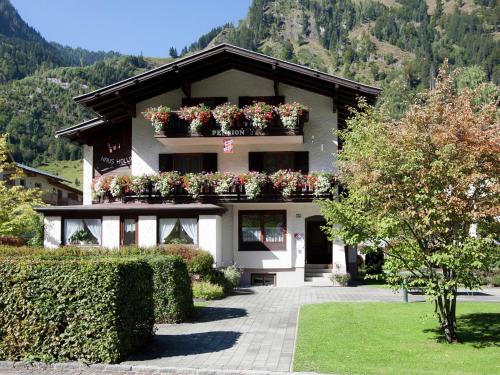 Chalet in Fusch near Ski Lift and Lake