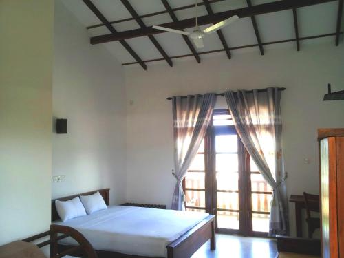 Family Room with Sea View room in Ceylon Surf Guest Holiday Resort