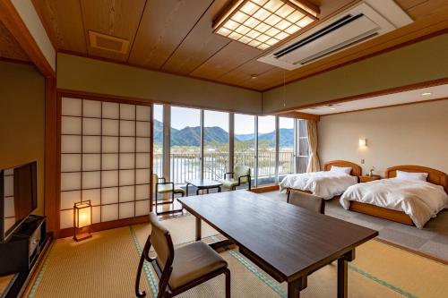 Twin Room with View