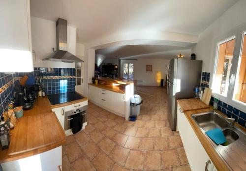 Ferienvilla in der Provence in großem Garten in 萊薩克