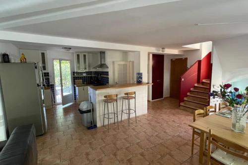 Ferienvilla in der Provence in großem Garten in 萊薩克