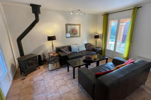 Ferienvilla in der Provence in großem Garten in 萊薩克