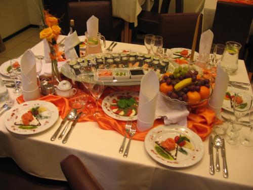 Їжа та напої, Hotel Korona in Цеханув