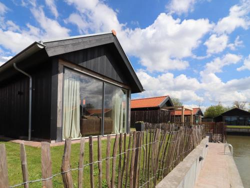 Nice holiday home near the Lauwersmeer