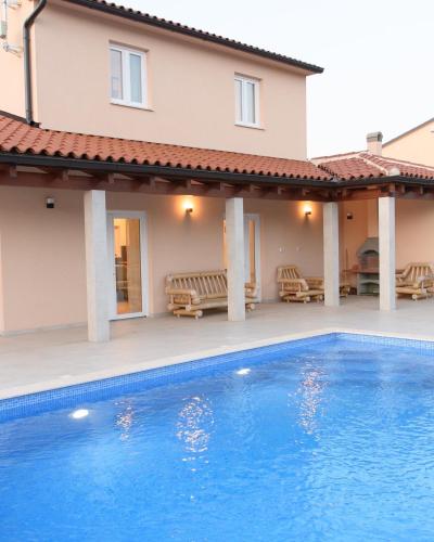 Neue VILLA ROSE Fazana - Accommodation - Pula