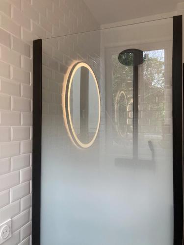 suihku, Au 55 in Saint Mande