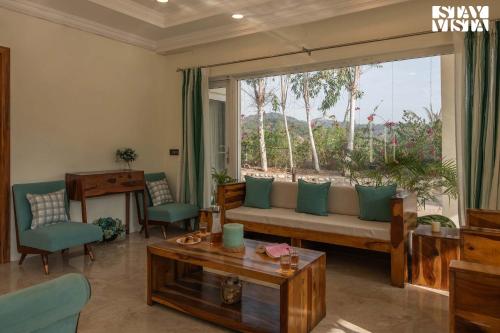 StayVista's Silver Slopes - Mountain-View Villa with Outdoor Pool, Expansive Lawn featuring a Gazebo & Terrace