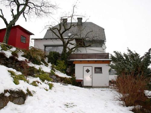 Modern apartment near Willingen with private terrace and use of garden