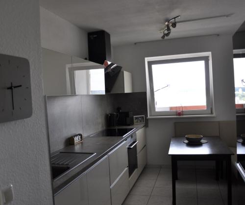 Kitchen, Uber den Wolken und super zentral zwischen Frankfurt und Darmstadt - 100qm in Langen (Hessen)