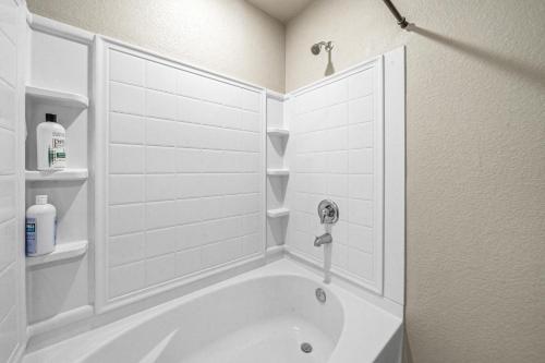 Newhouse/Grill/East houston/Channelview/Baytown/Sleeps 8 in Channelview, USA