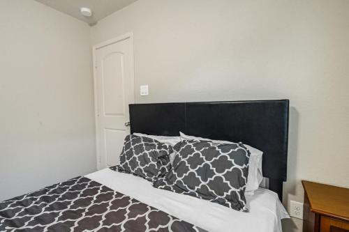 Newhouse/Grill/East houston/Channelview/Baytown/Sleeps 8 in Channelview, USA
