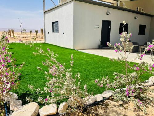 ניסים בערבה in Hatzeva