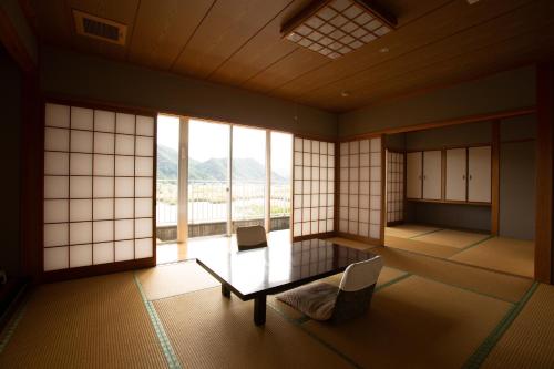 Japanese-Style Family Room