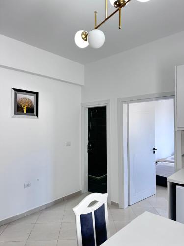 Apartment image 10