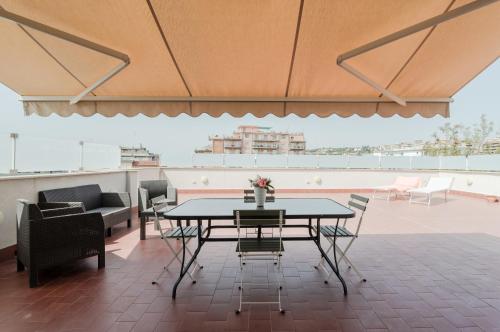 GuestHost - Catania Skyview Terrace Urban Escape, Katánie