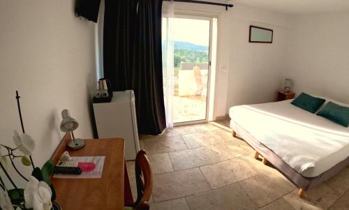 Azur Hotel - image 11