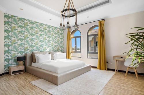 Beachfront Dubai Villa for 10 Guests with Full Kitchen & View, Дубай (фото 9)