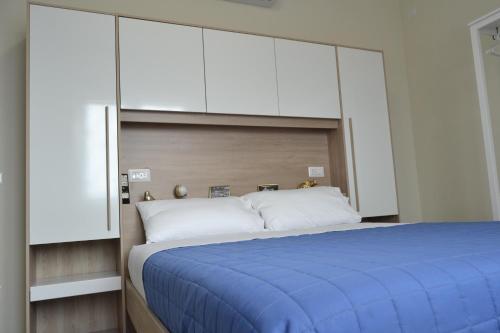 Green and Blue Apartment - Metro C, Free Parking and Wifi