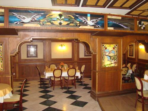 Хотел-ресторант Астория in Pazardzhik