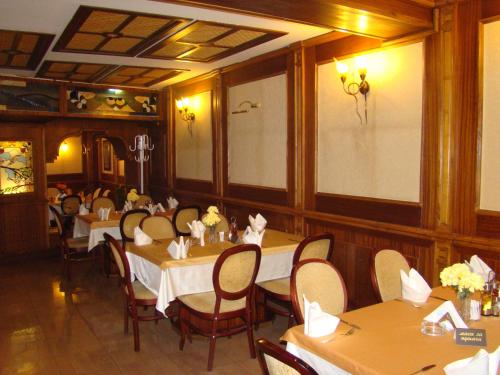 Хотел-ресторант Астория in Pazardzhik