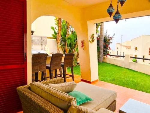 Suitur vista Bahía apartment with jucuzzi barbacue (Suitur vista Bahia apartment with jucuzzi barbacue) in บาเอีย เด กาซาเรส