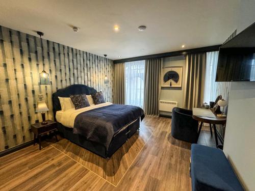 1 queen bed