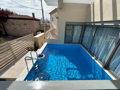 RVG A3 Luxury House with Pool in Portoheli