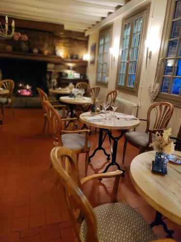 Étterem, Le Relais Des Dalles - Hotel & Restaurant in Sassetot-le-Mauconduit