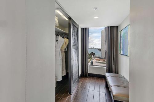 Hilton Miami Downtown - image 8