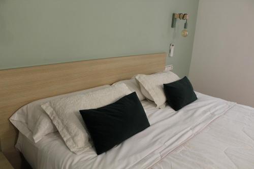 Double or Twin Room with Private External Bathroom image 10