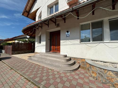 Vila Daddy, Deva