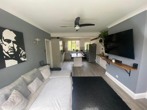 Kings lets Stoneygate - 2 Bed