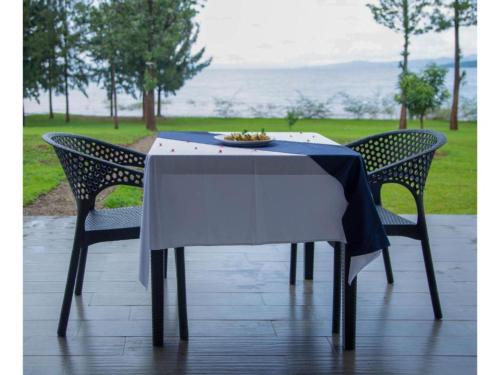 Patogumai, Eben Lake Kivu Cottages and Villas in Cyangugu