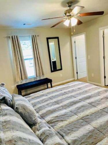 Cozy 4BR in Suburbs of Metro Atlanta in McDonough, USA