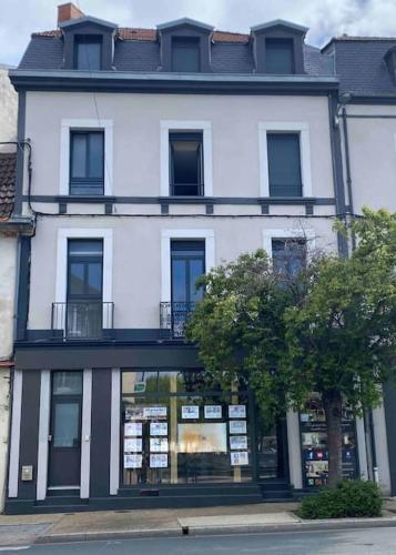 RDC 2 - Studio meublé centre-ville, au pied du pont Saint Pierre, Montluçon (foto 7)