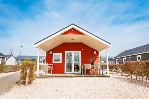 3 bedrooms, 5 beds