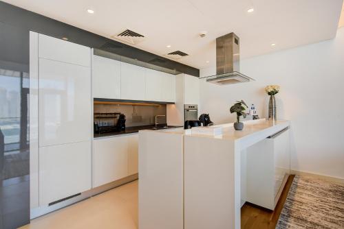 Mira Holiday Homes - Newly 2 bedroom in Bluewaters with sea view, Дубай (фото 9)
