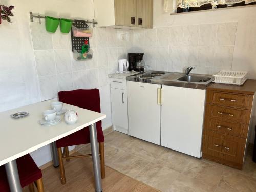 4 Sisters Apartments in Gradac