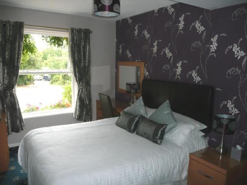 Double Room with Private Bathroom image 4