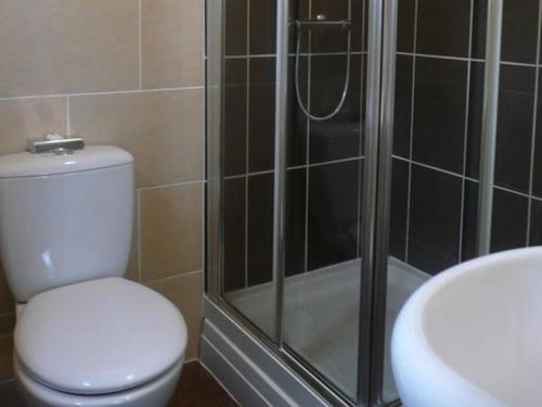 Double Room with Private Bathroom image 2