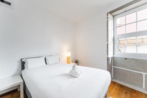 GuestReady - Modern Duplex, Neo-Classical Building, Oporto