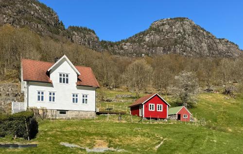 4 Bedroom Gorgeous Home In Erfjord