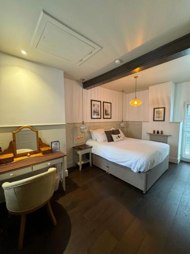 Woolpack Inn - image 3