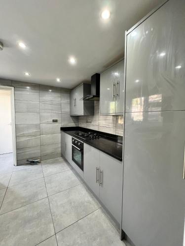 Double Room E13, London (photo 3)